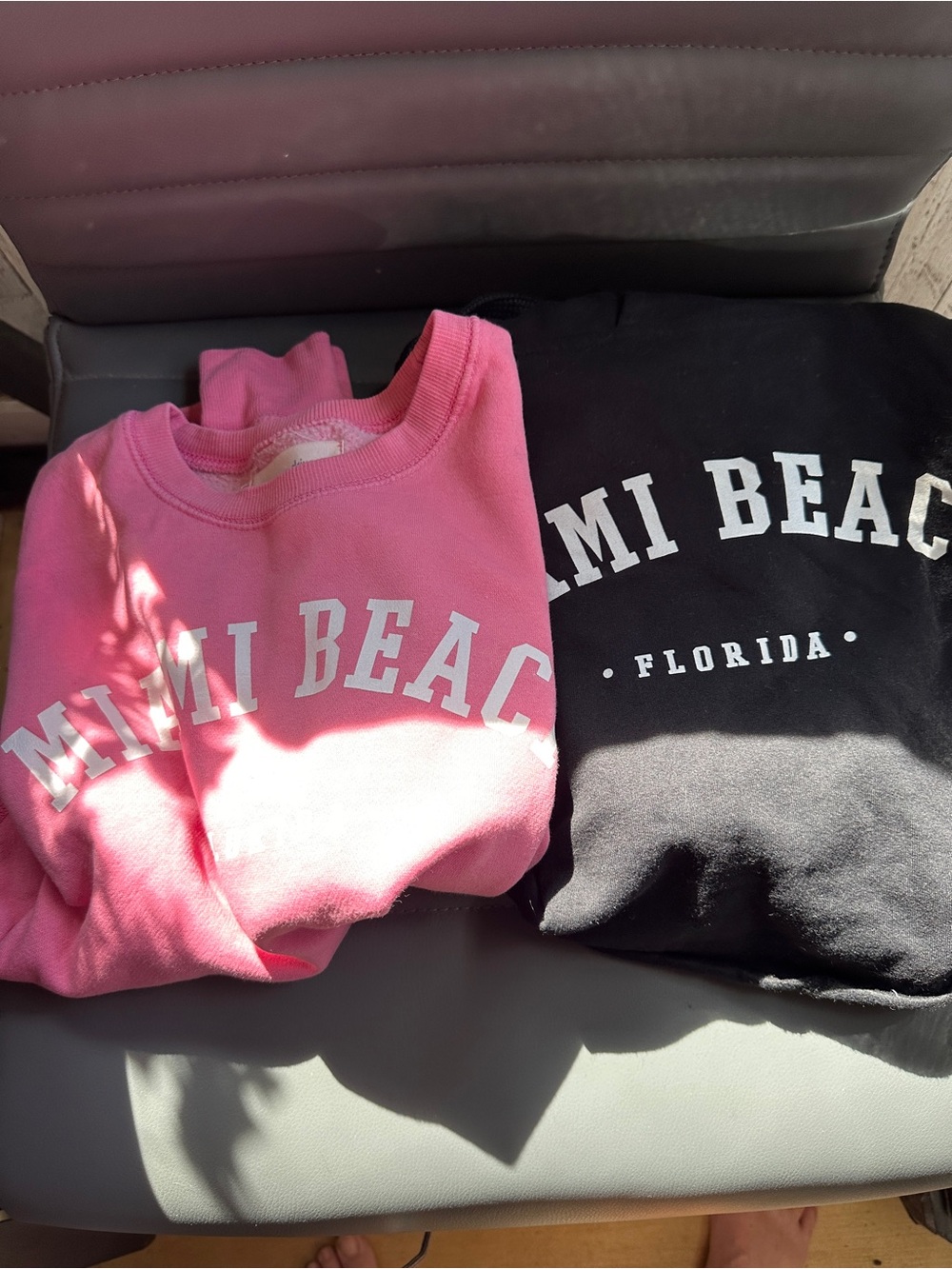Miami Beach / crop tops sweatshirts - lot of 2